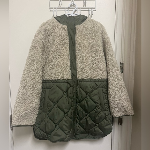 Old Navy- Army Green -Light Fall Poncho - Size Large - Picture 1 of 3